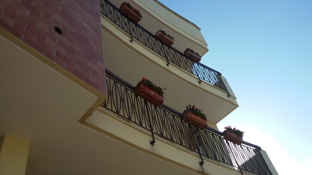 Ciao Hotel & Residence - Apartments Конверсано Екстериор снимка